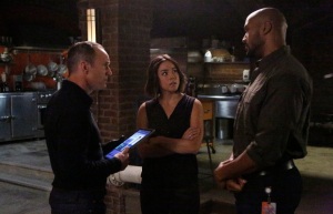 MARVEL'S AGENTS OF S.H.I.E.L.D. - "A Wanted (Inhu)man" - Daisy, Mack and Coulson race to protect Lincoln as Rosalind's team hunts down the Inhuman in their quest for powered people. Meanwhile, Hunter proves that there is no line that he will not cross to exact his revenge against Ward and Hydra, on "Marvel's Agents of S.H.I.E.L.D.," TUESDAY, OCTOBER 13 (9:00-10:00 p.m., ET) on the ABC Television Network. (ABC/Kelsey McNeal) CLARK GREGG, CHLOE BENNET, HENRY SIMMONS